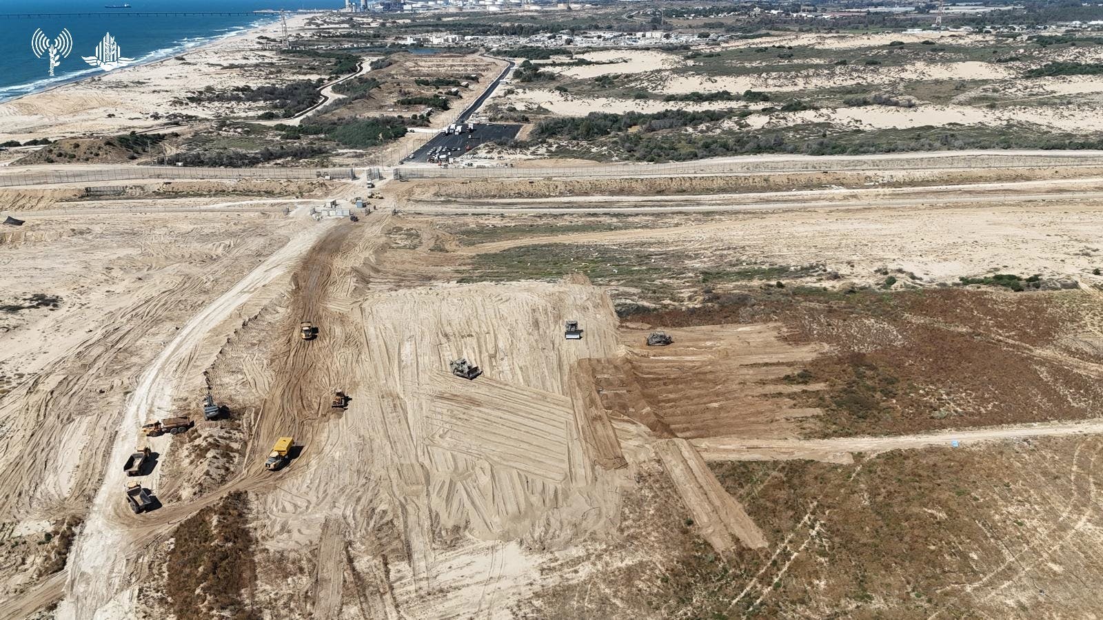 Israel Opens Western Erez Crossing, WFP Trucks Enter Gaza
