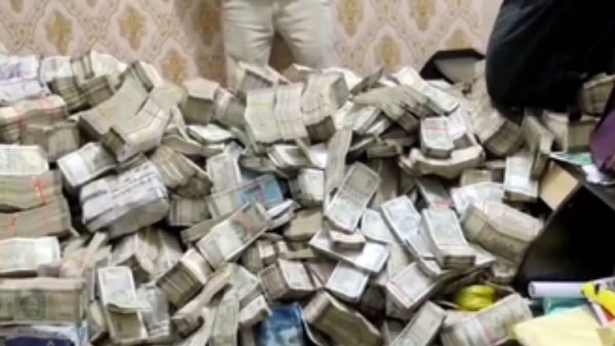 ED Raids in Ranchi Uncover Up to Rs 30 Crore at Minister's Aide's Home; Official Arrested